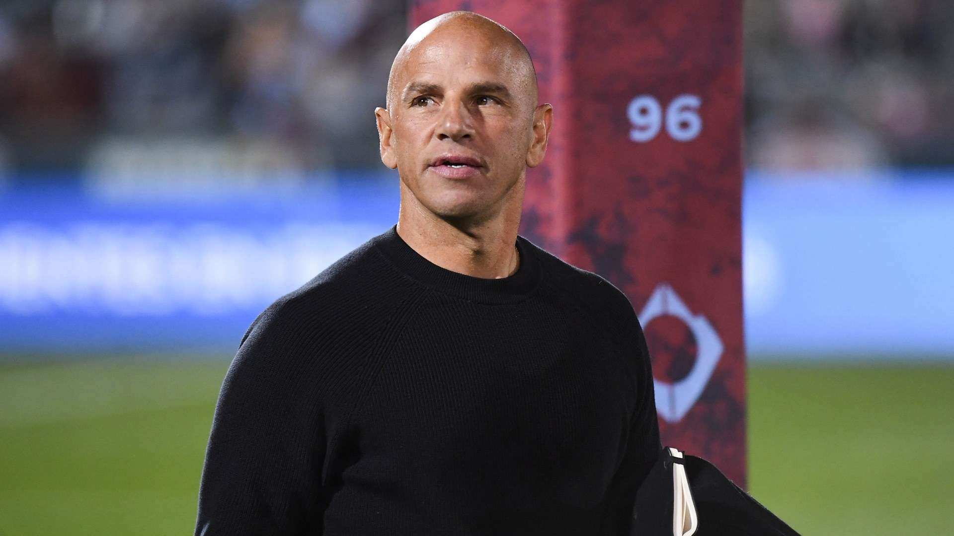 鉴此类举措 鉴此类举措